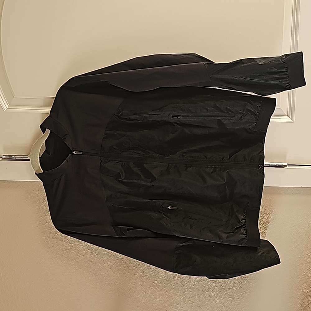 Lululemon windbreaker
